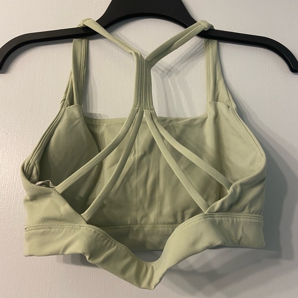 Alphalete Pulse Kinetic Bra - Picture 2 of 3